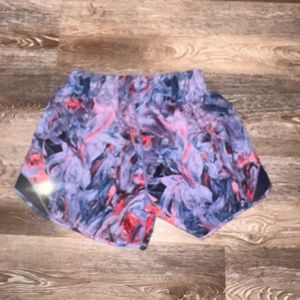 Lululemon 4" hotty hot shorts
